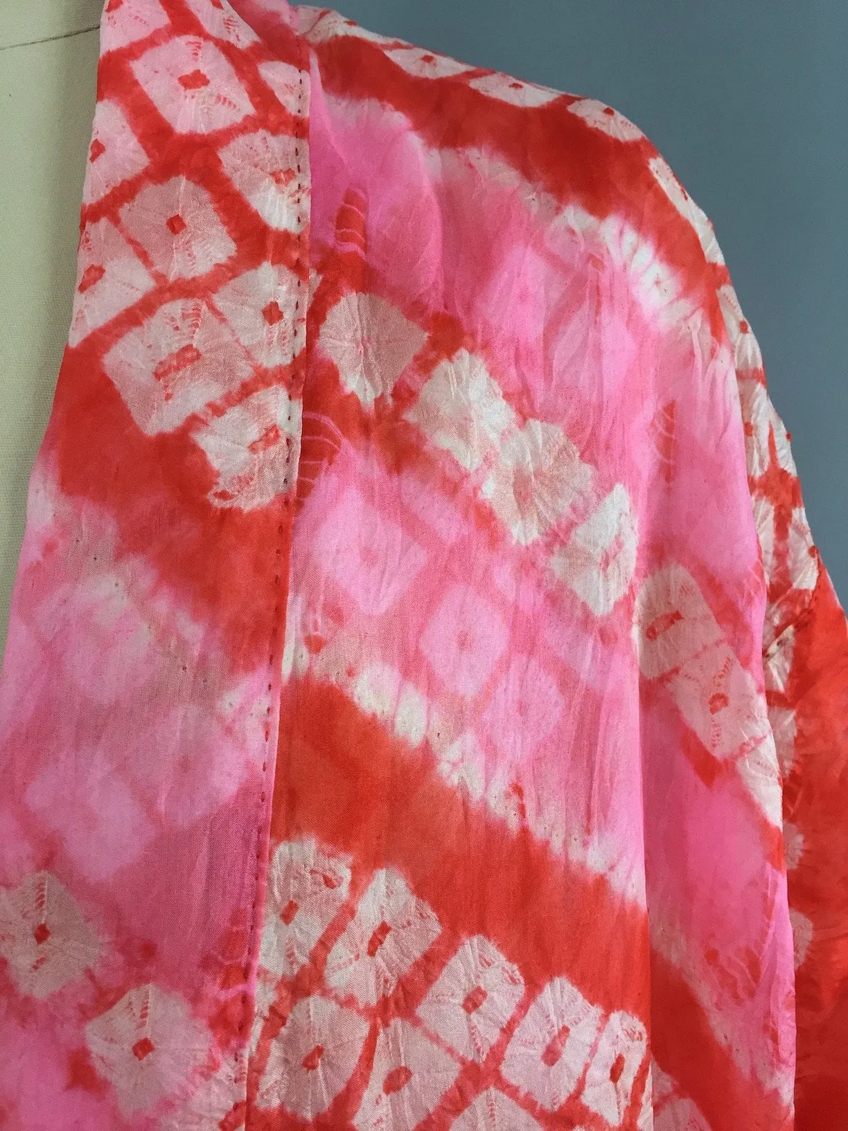 1950s Vintage Silk Kimono Robe / Pink and Orange Shibori