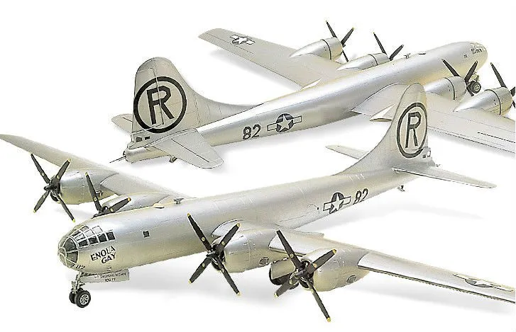 Academy Aircraft 1/72 B29A Enola Gay/Bockscar Bomber Kit