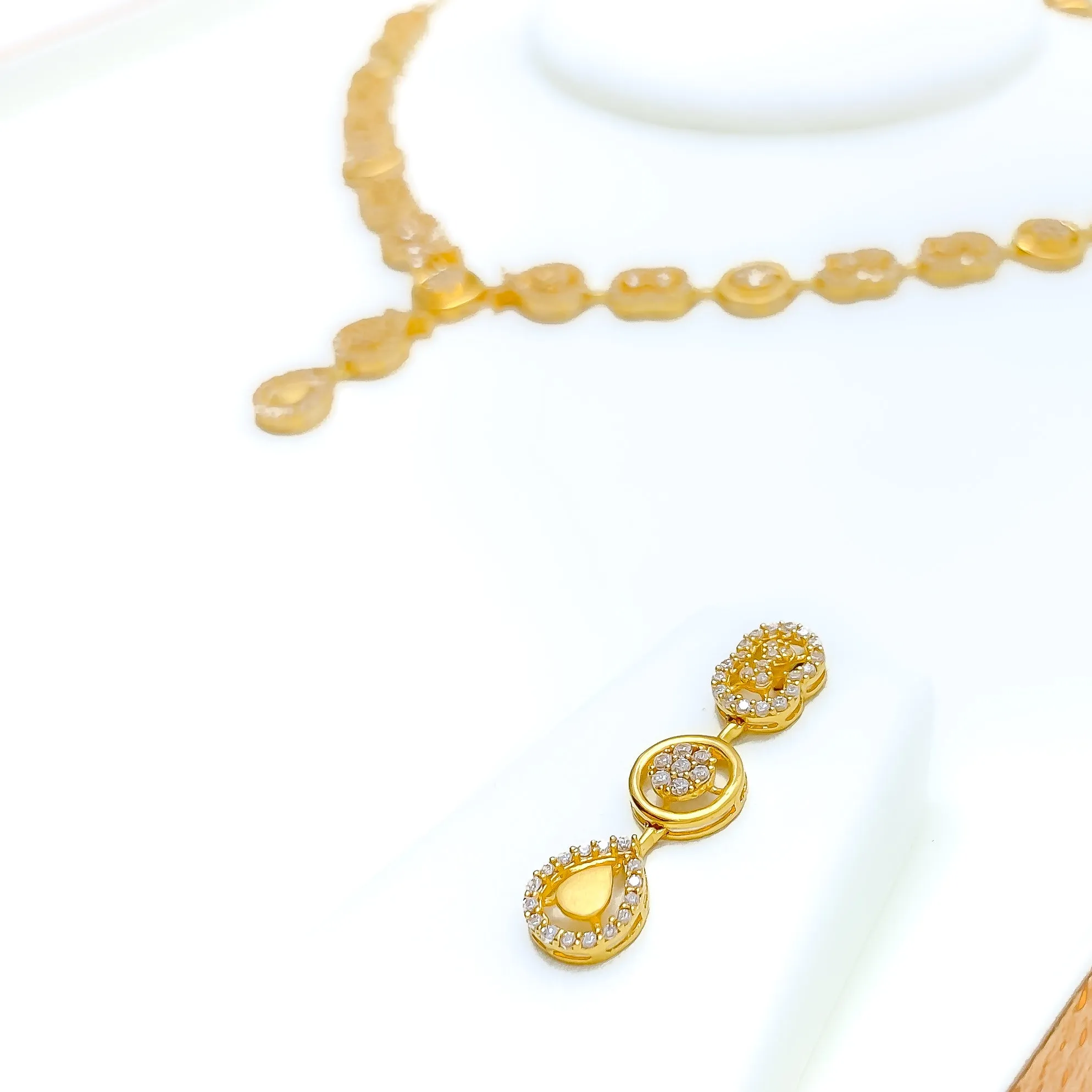 Alternating Contemporary 22k Gold CZ Necklace Set