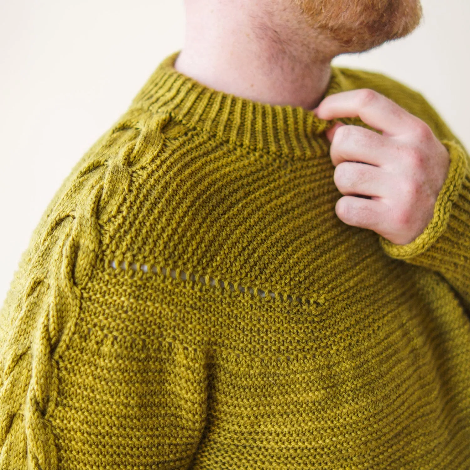 ANTLER SLEEVE SWEATER - PEBBLE