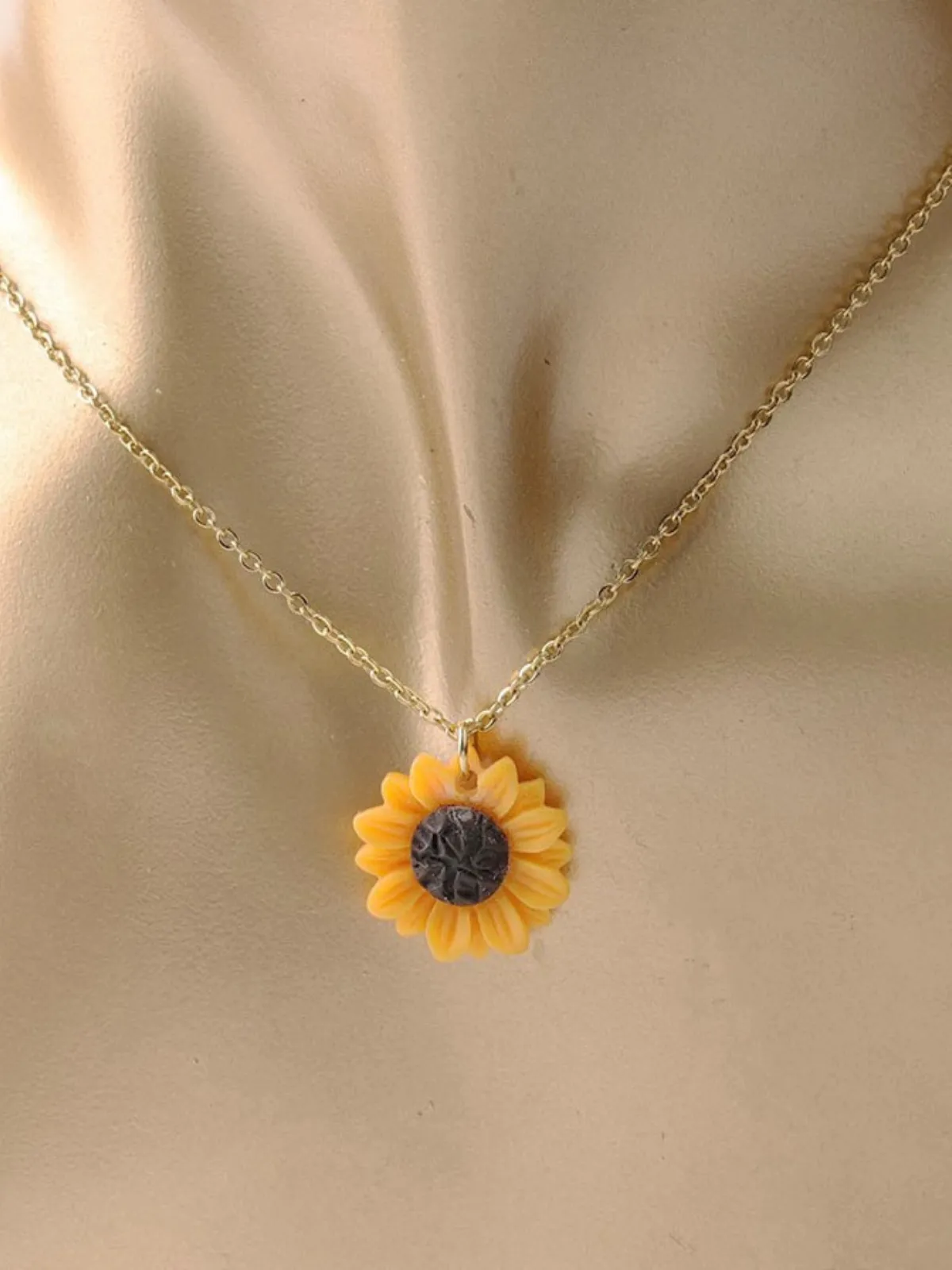 Blooming Brightly Sunflower Earrings and Necklace Set