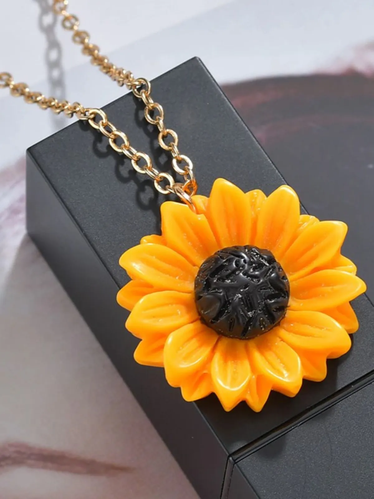 Blooming Brightly Sunflower Earrings and Necklace Set