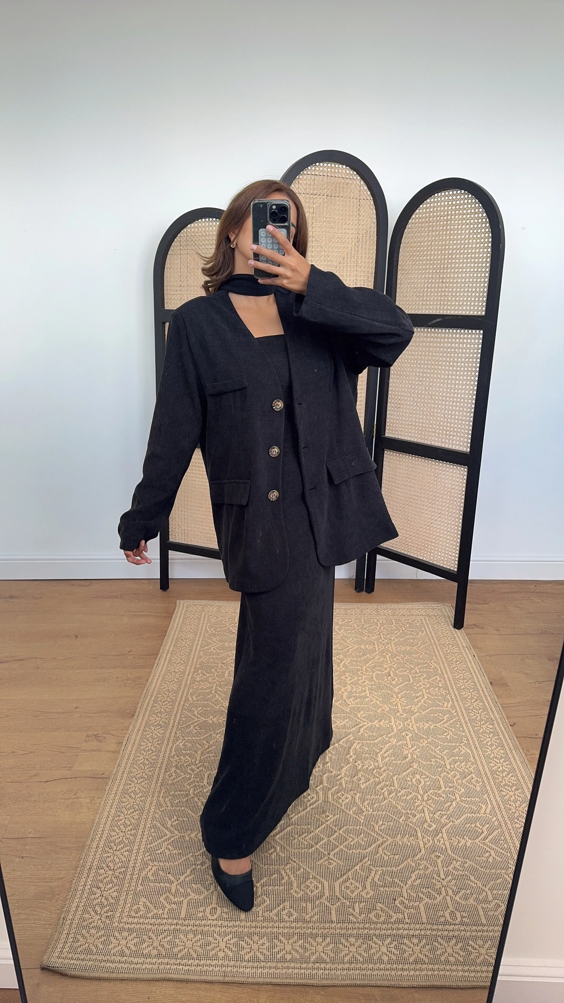 emi two piece in black