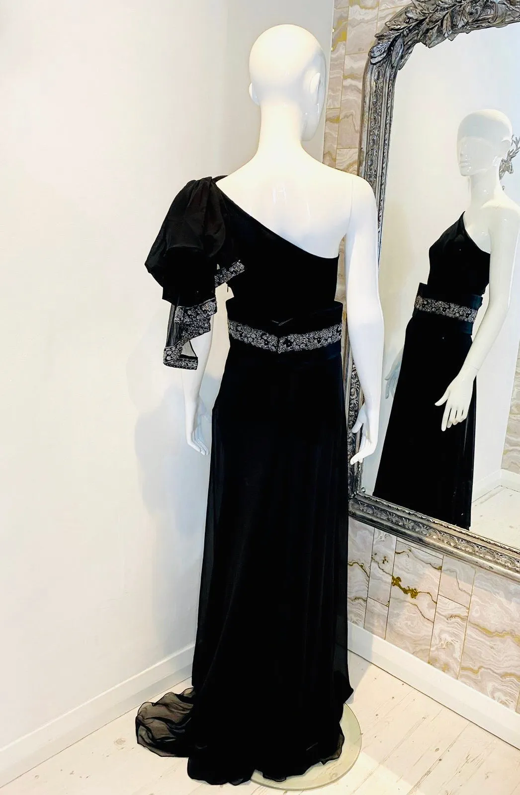 Marchesa Silk & Crystal Gown. Size 8US