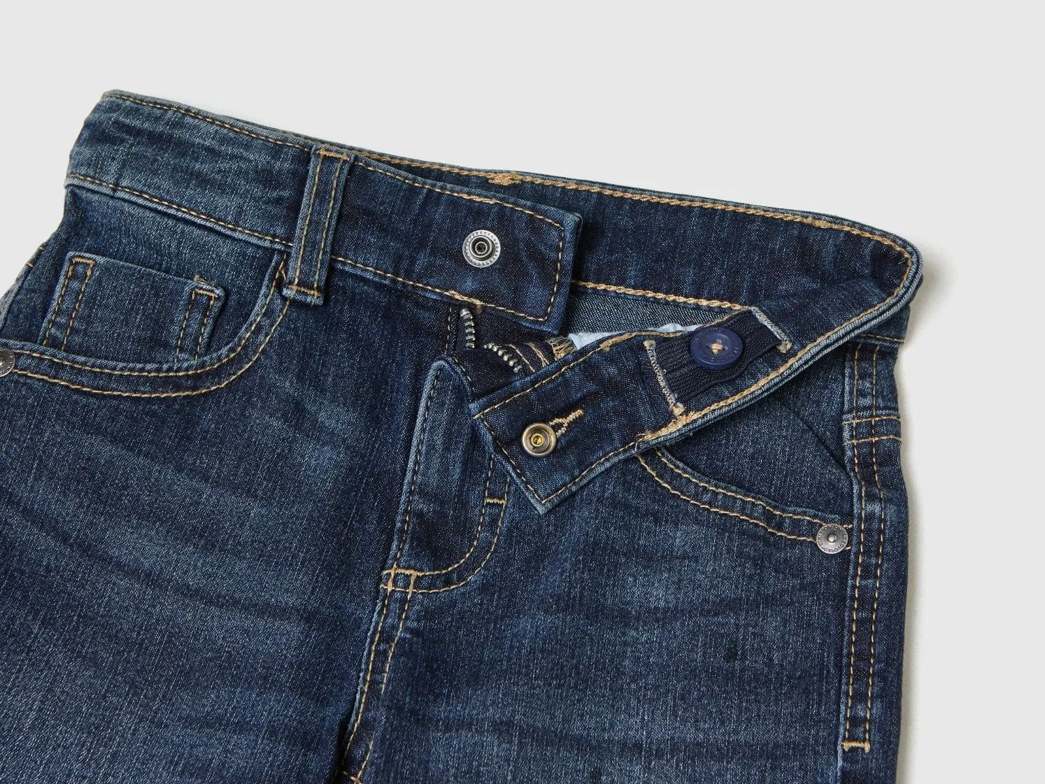 "Eco-Recycle" denim bermudas